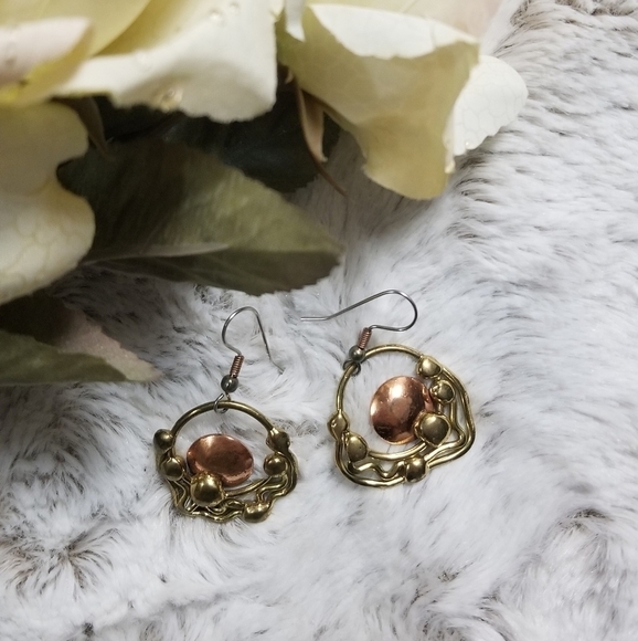 Vintage Metal Artisan Circle Wave Earrings Copper and Gold Tones - Picture 1 of 7